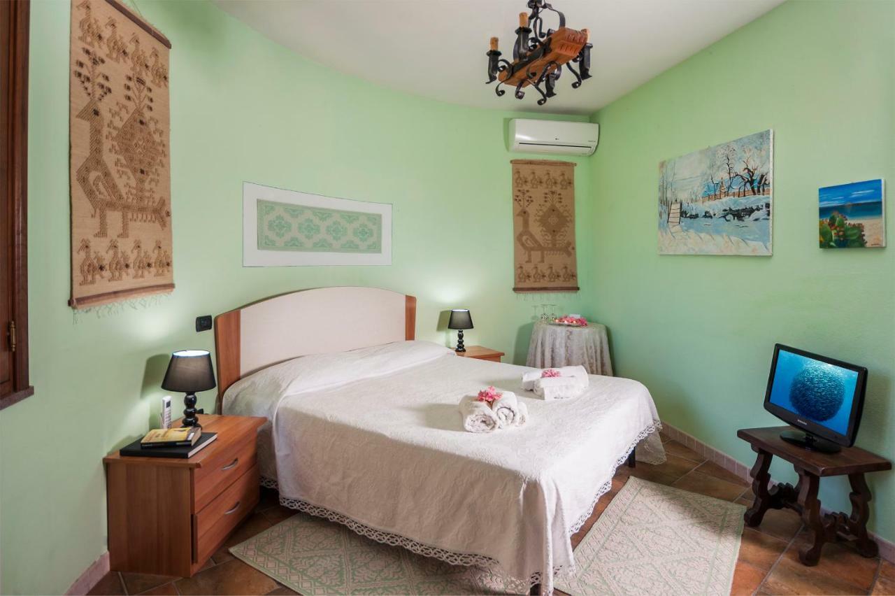 Le Quattro Mura Bed & Breakfast Pula Dış mekan fotoğraf